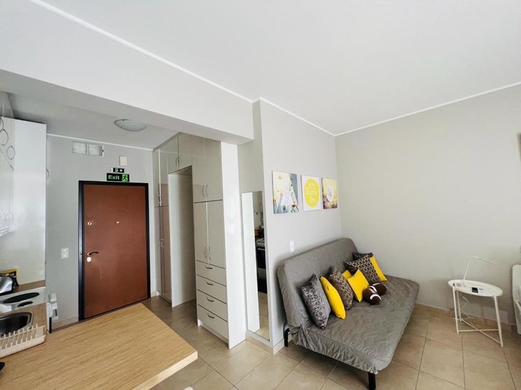 Sunlight Studio Apartment Athena Bagian luar foto